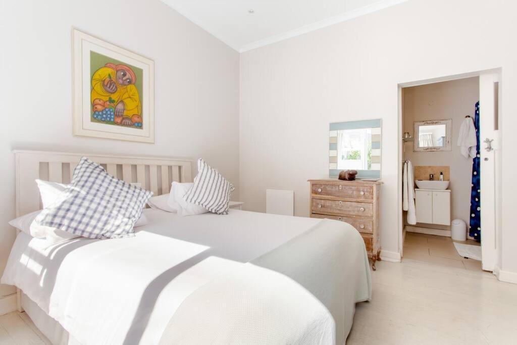 The Grosvenor Guest House & Self Catering بلدة سيمون المظهر الخارجي الصورة
